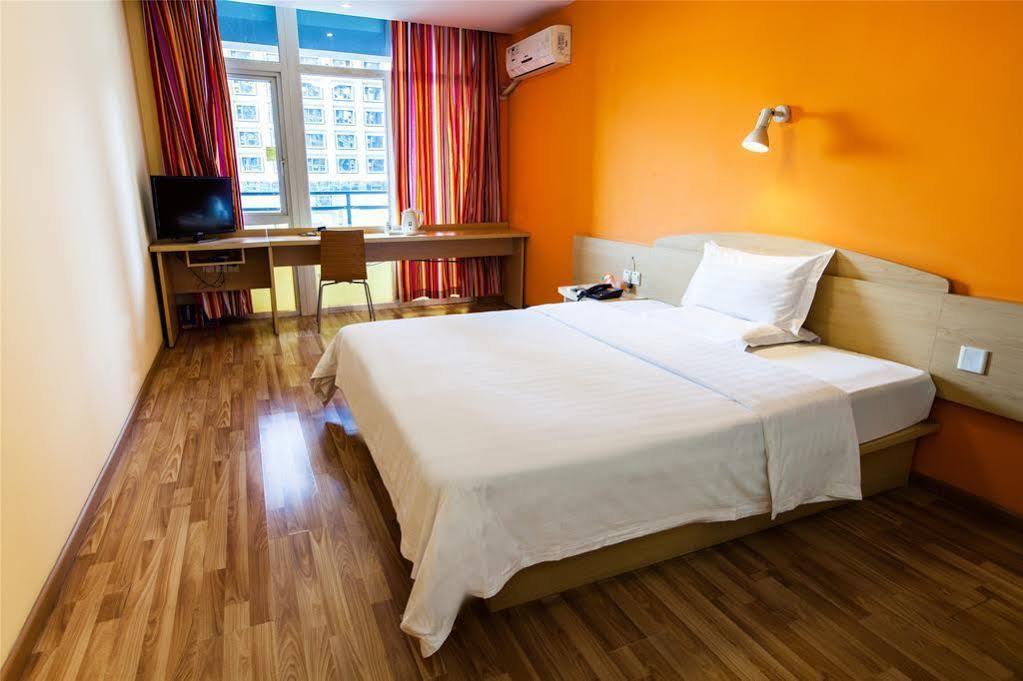 7 Days Inn Guangzhou Exteriör bild
