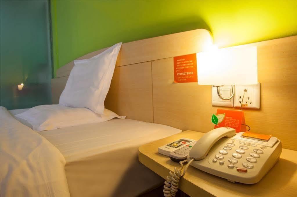 7 Days Inn Guangzhou Exteriör bild