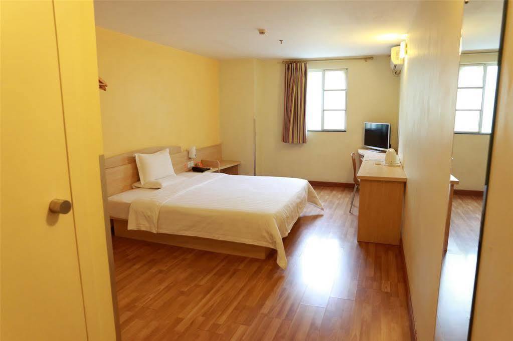 7 Days Inn Guangzhou Exteriör bild