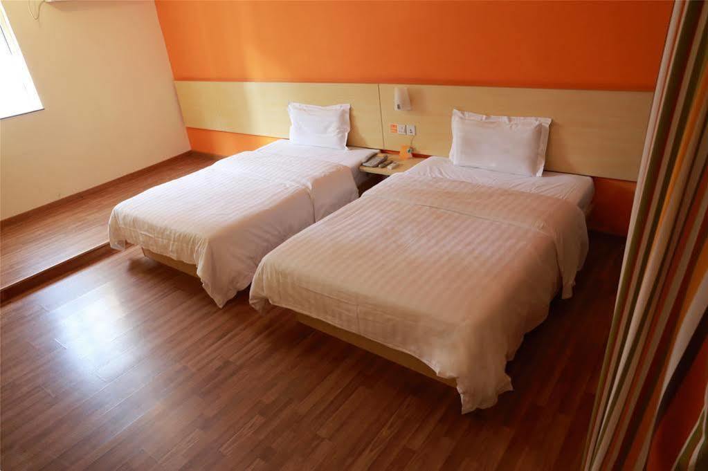 7 Days Inn Guangzhou Exteriör bild