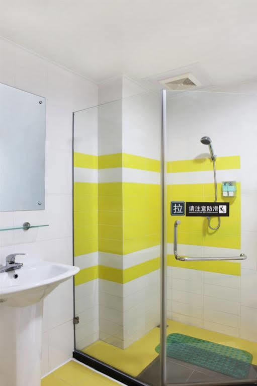 7 Days Inn Guangzhou Exteriör bild
